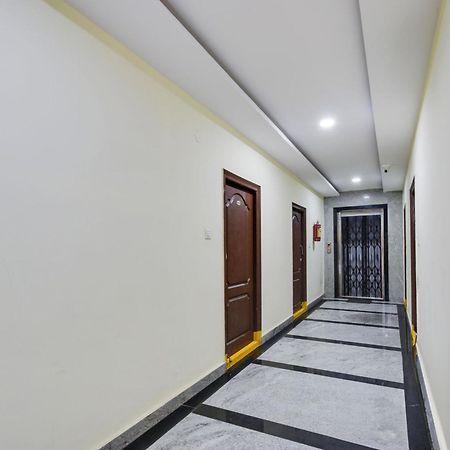 Super Townhouse Hitech City Madhapur Exterior photo