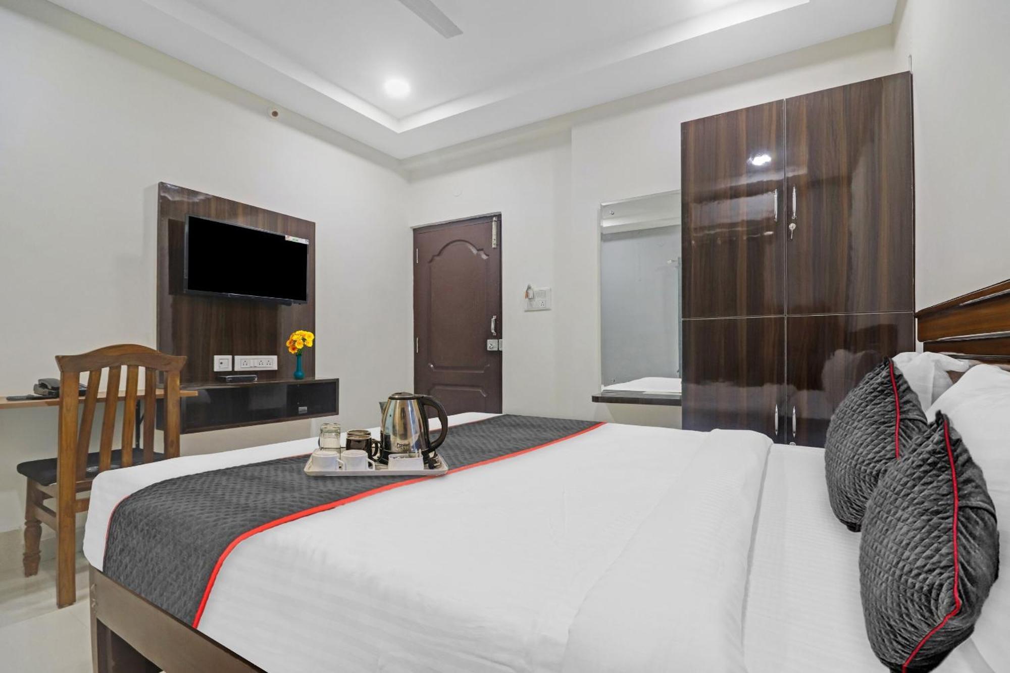 Super Townhouse Hitech City Madhapur Exterior photo