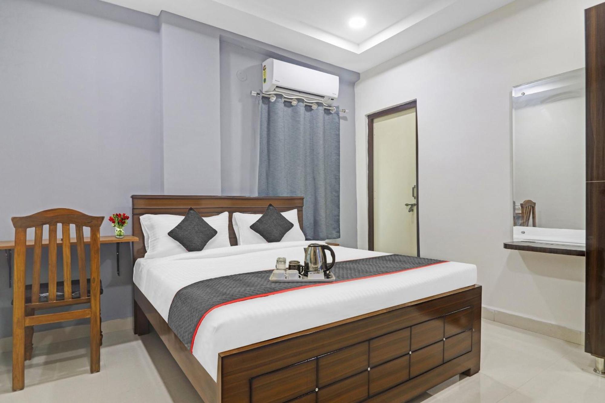 Super Townhouse Hitech City Madhapur Exterior photo